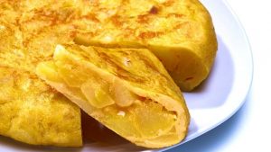 Lee más sobre el artículo Cómo hacer una tortilla de patatas de las buenas